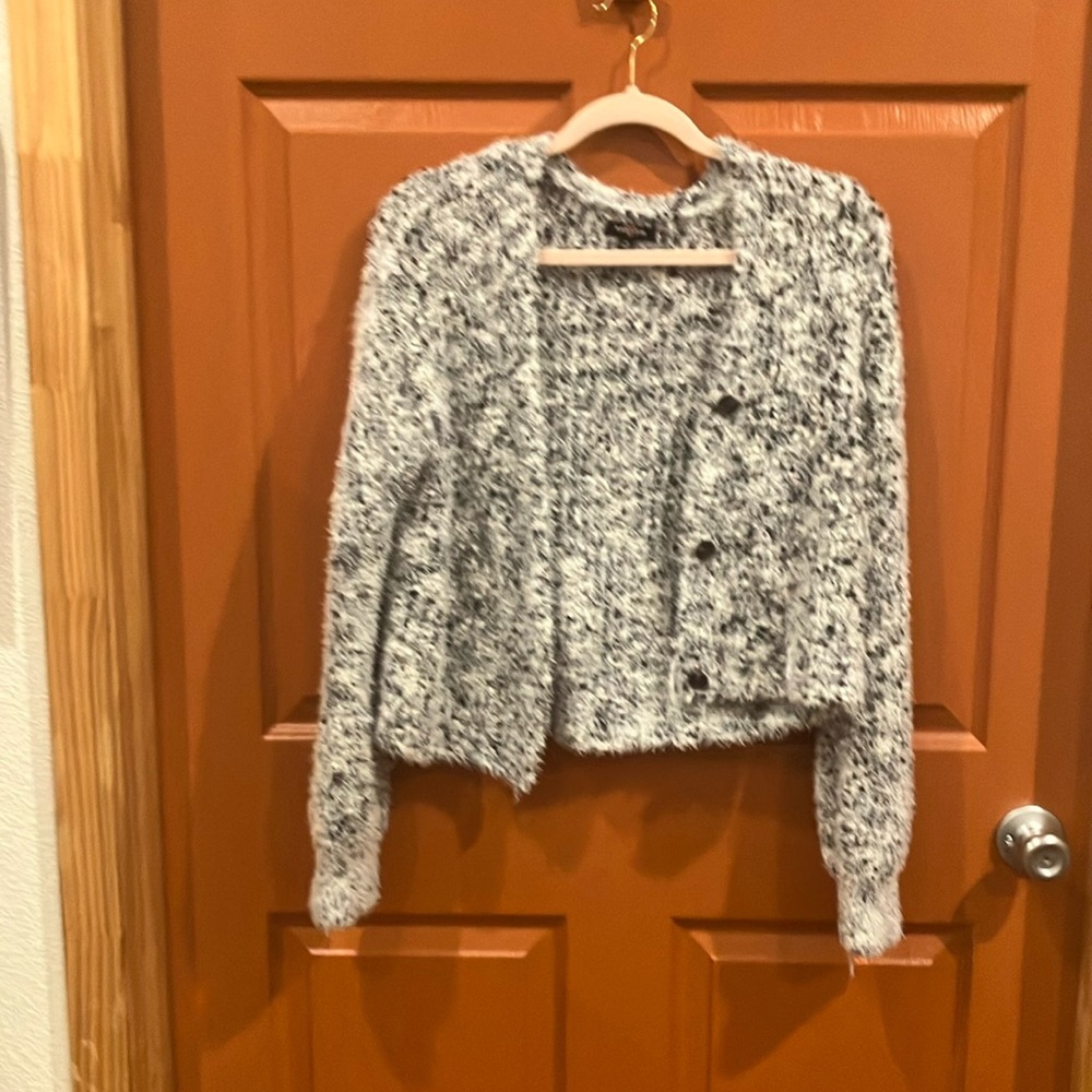 Ransom sweater/cardigan fluffy size medium